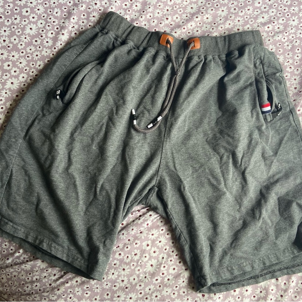 Men’s Knit Shorts w/ Zipper Pockets